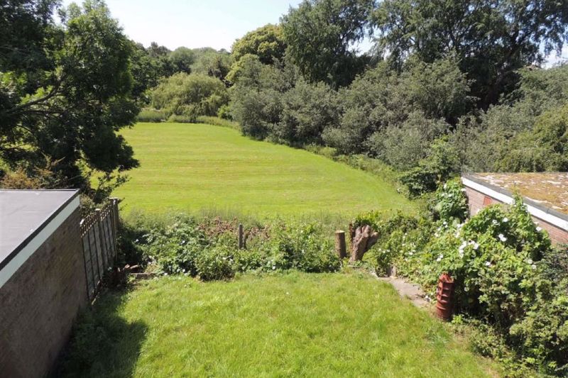 3 bed Detached House For Auction