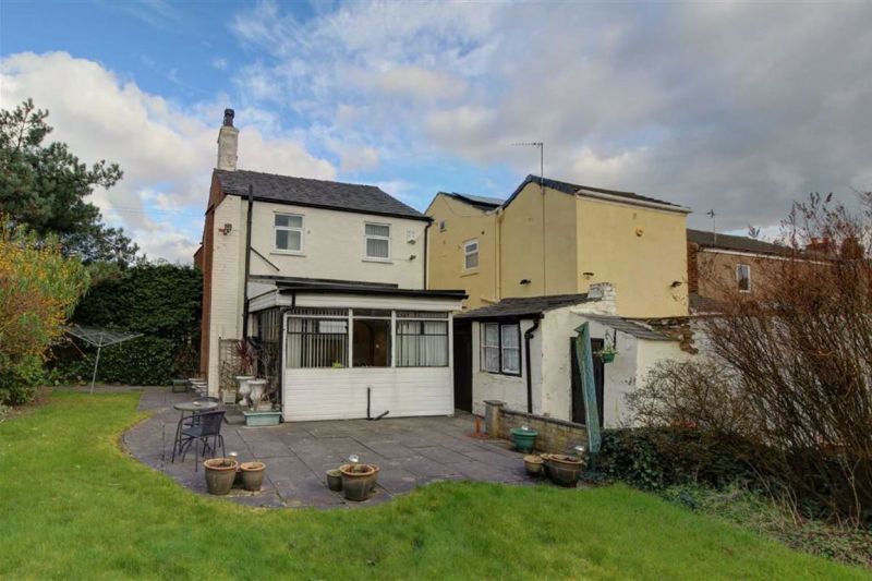 2 bed Detached House For Auction