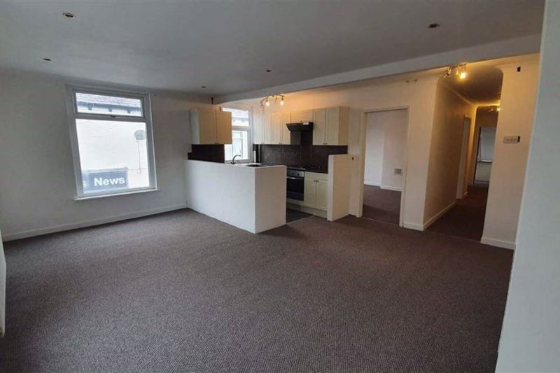 2 bed Flat For Auction