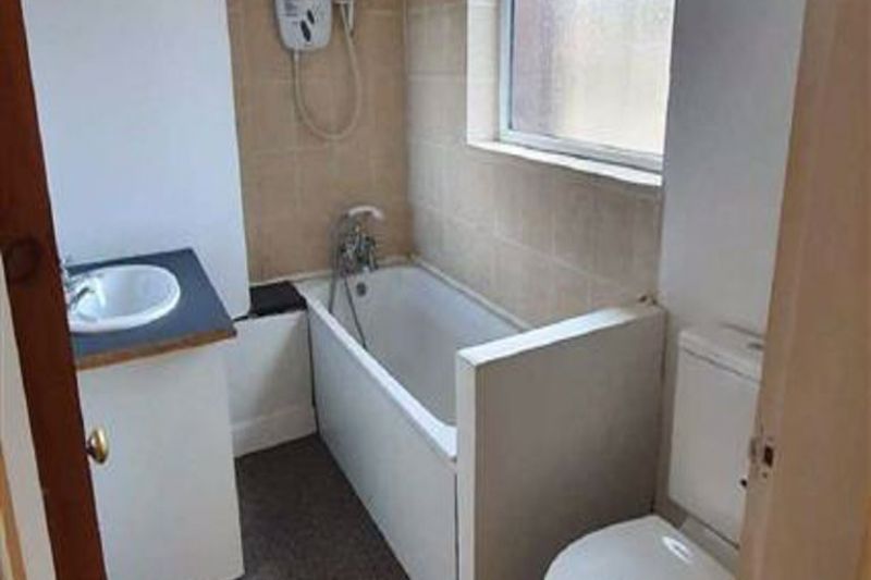 2 bed Flat For Auction