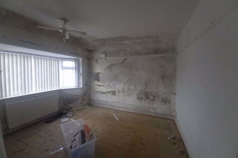 3 bed Detached House For Auction