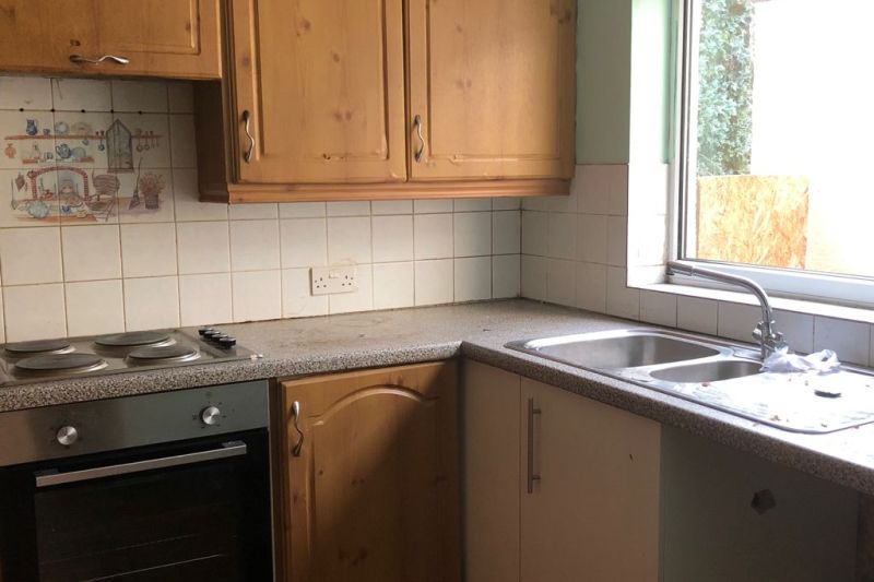 2 bed Terraced House For Auction