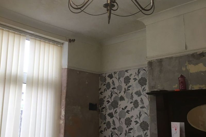 2 bed Terraced House For Auction