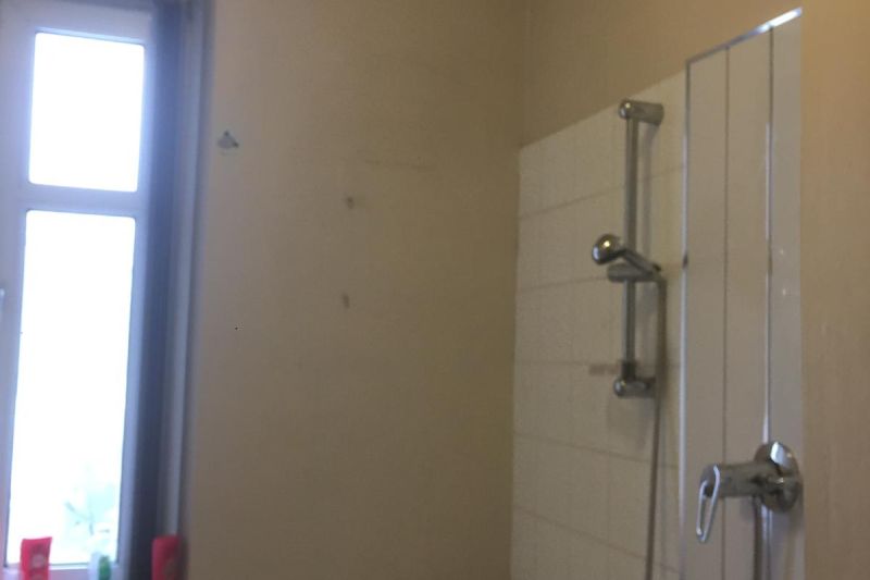 2 bed Terraced House For Auction