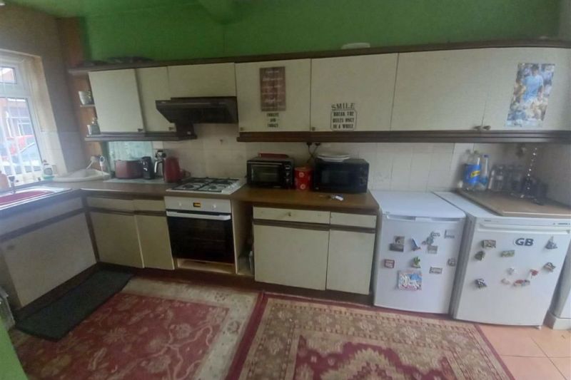 2 bed Terraced House For Auction