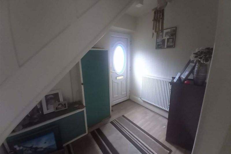2 bed Terraced House For Auction