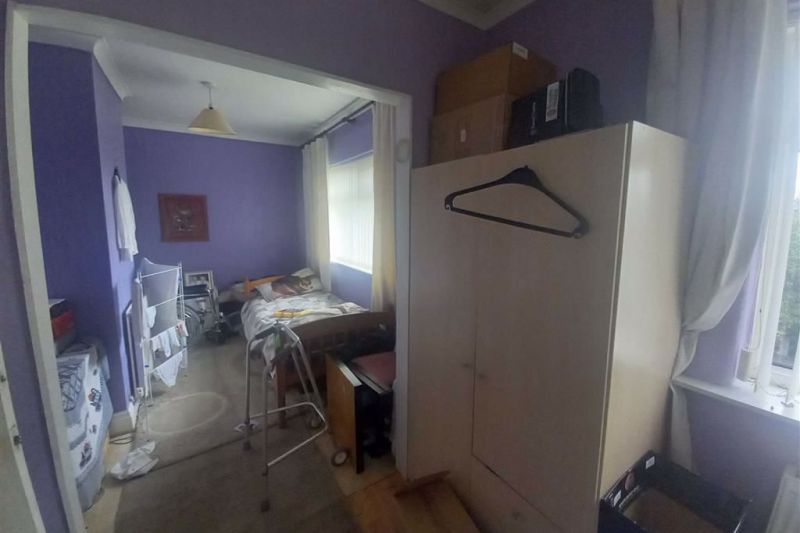2 bed Terraced House For Auction