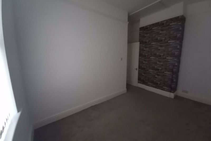4 bed Detached House For Auction