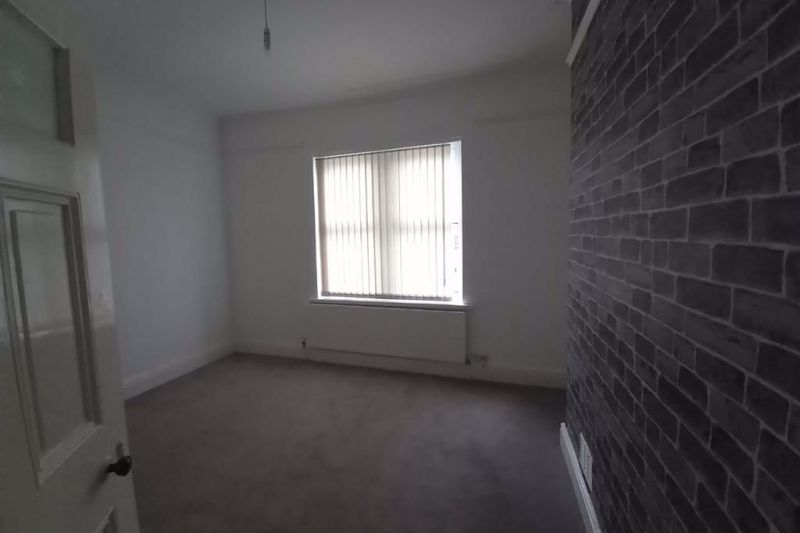 4 bed Detached House For Auction