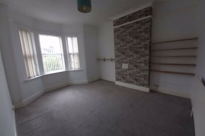 4 bed Detached House For Auction