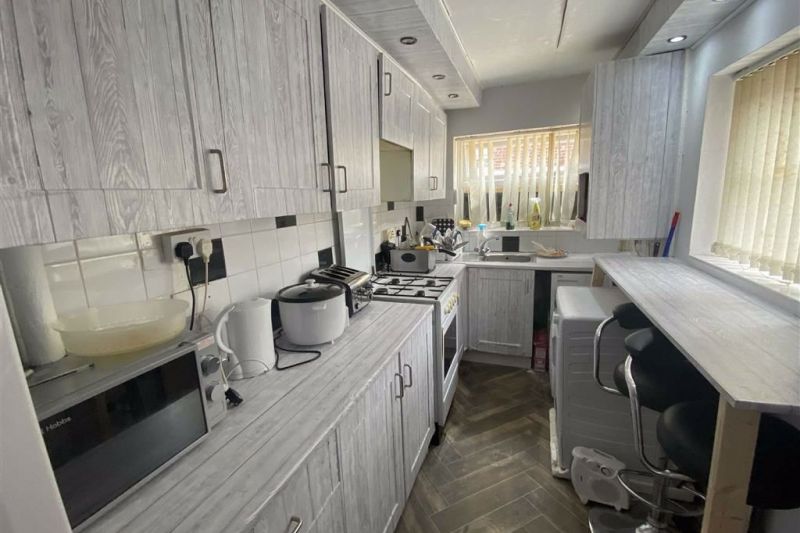 2 bed Terraced House For Auction