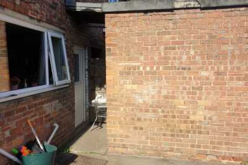 3 bed Terraced House For Auction