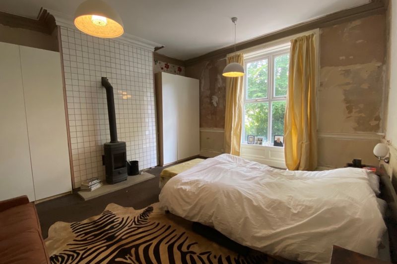 6 bed Terraced House For Auction