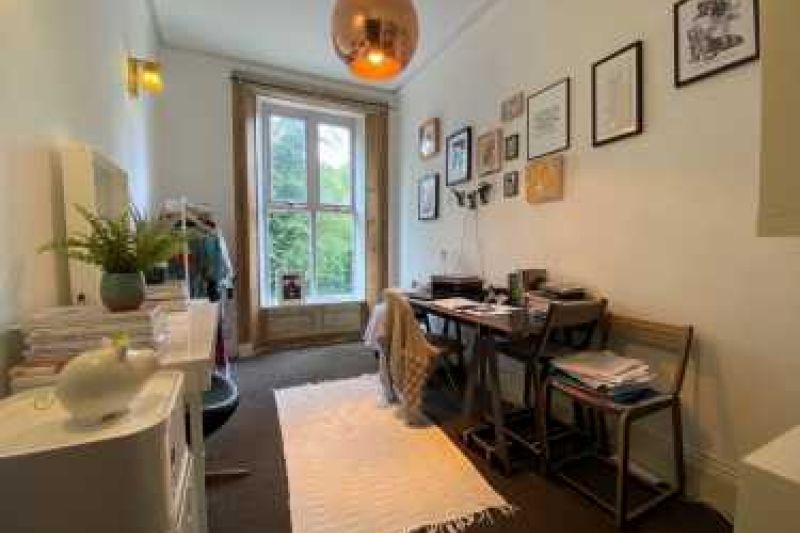 6 bed Terraced House For Auction