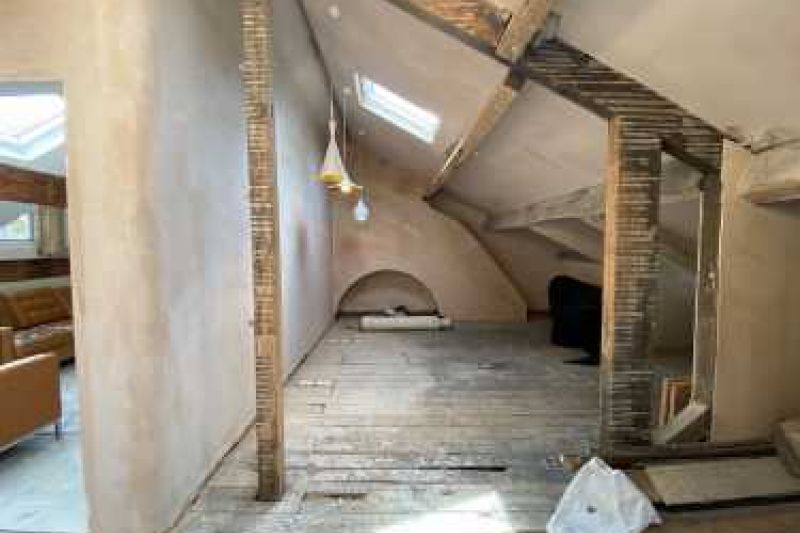 6 bed Terraced House For Auction