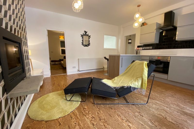 6 bed Terraced House For Auction