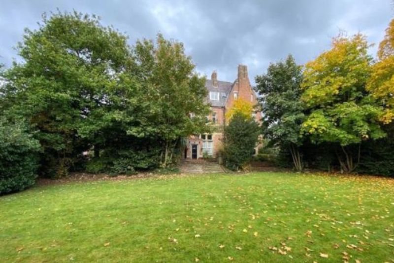 1 bed Flat For Auction