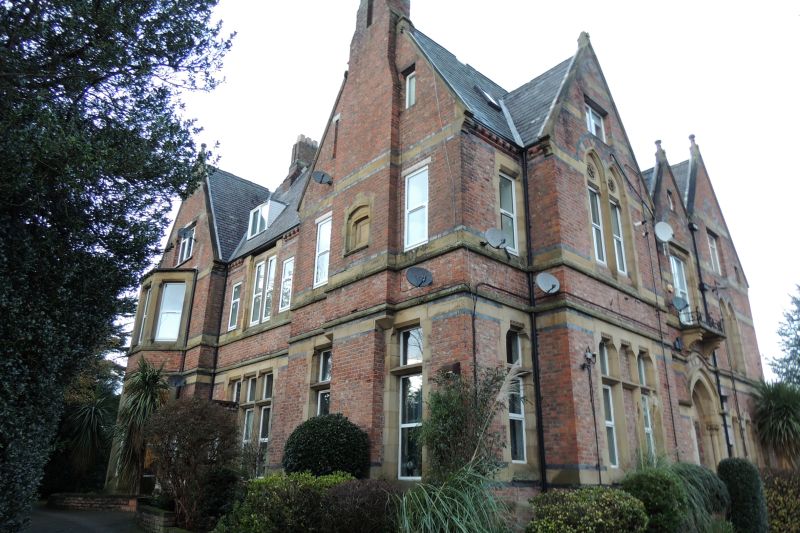 1 bed Flat For Auction