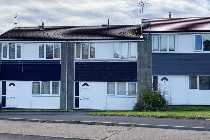 2 bed Terraced House For Auction