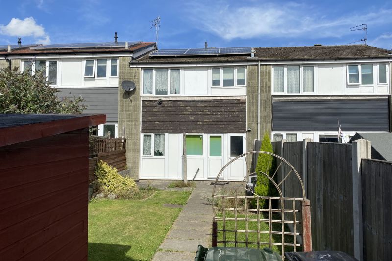 2 bed Terraced House For Auction
