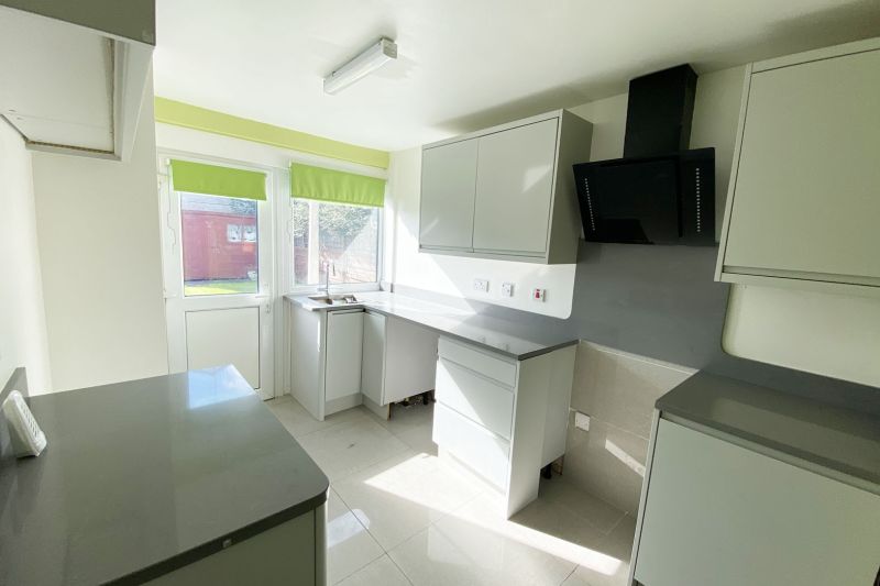 2 bed Terraced House For Auction