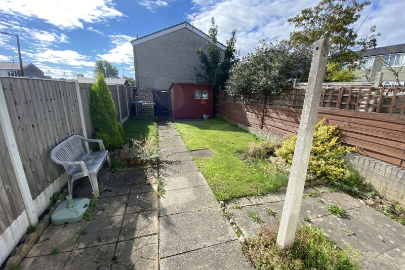 2 bed Terraced House For Auction