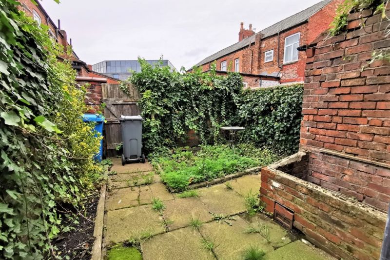 2 bed Terraced House For Auction