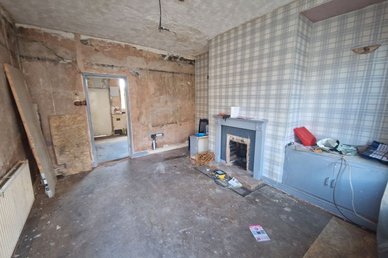 3 bed Terraced House For Auction