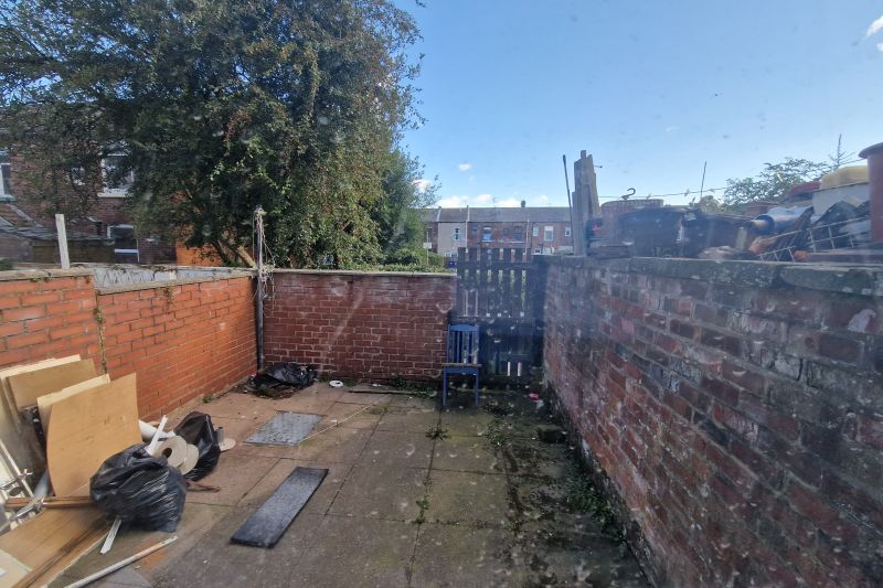 3 bed Terraced House For Auction