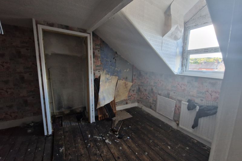 3 bed Terraced House For Auction