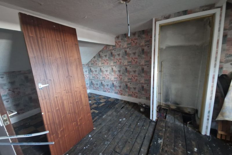3 bed Terraced House For Auction