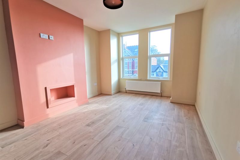 12 bed House For Auction