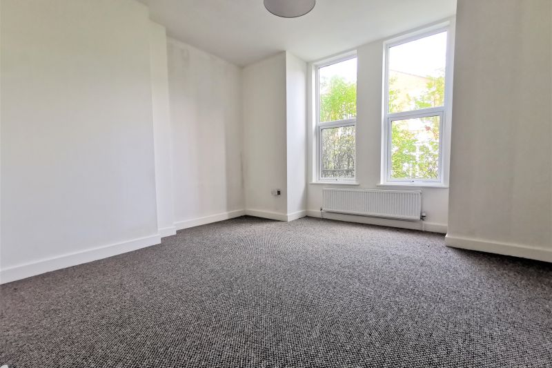 12 bed House For Auction