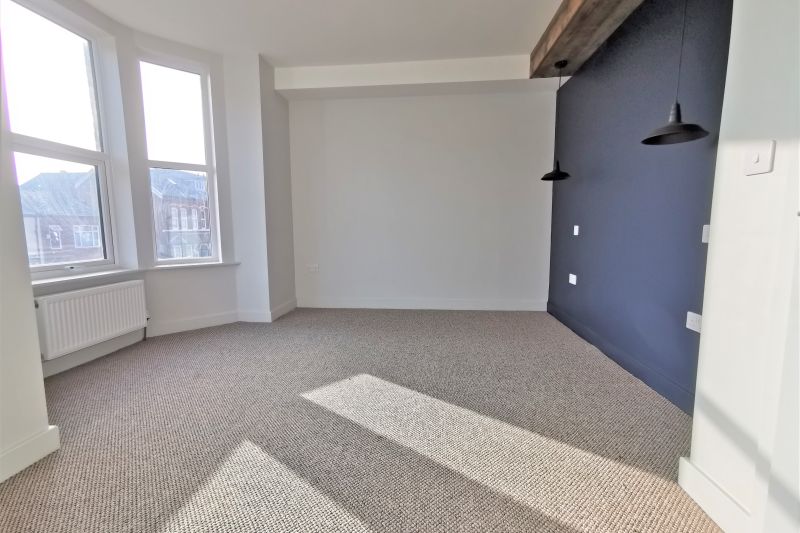 12 bed House For Auction