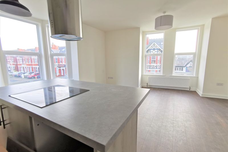 12 bed House For Auction