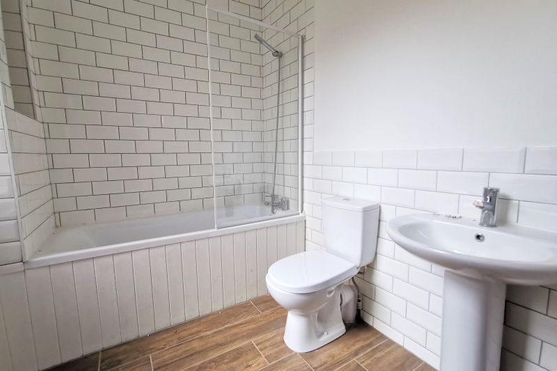 12 bed House For Auction