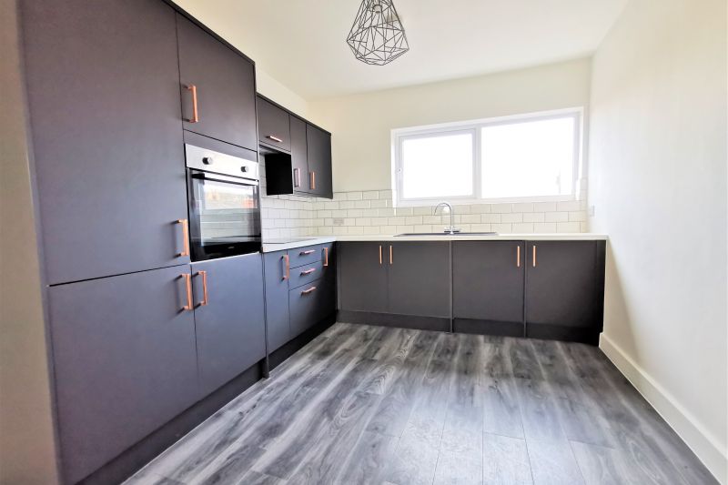 12 bed House For Auction
