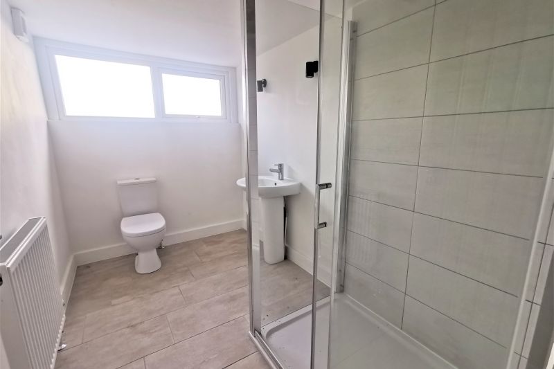 12 bed House For Auction