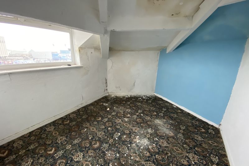 8 bed Commercial Investment For Auction
