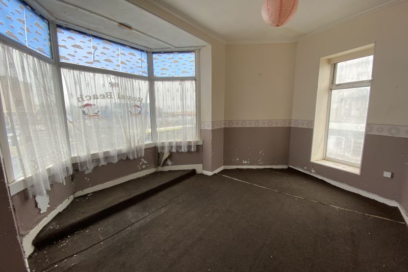 8 bed Commercial Investment For Auction