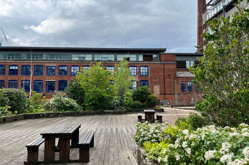2 bed Flat For Auction