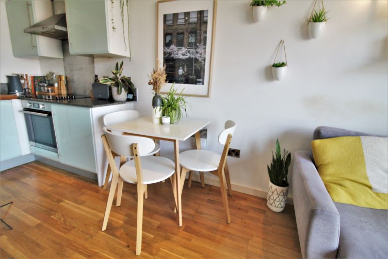 2 bed Flat For Auction