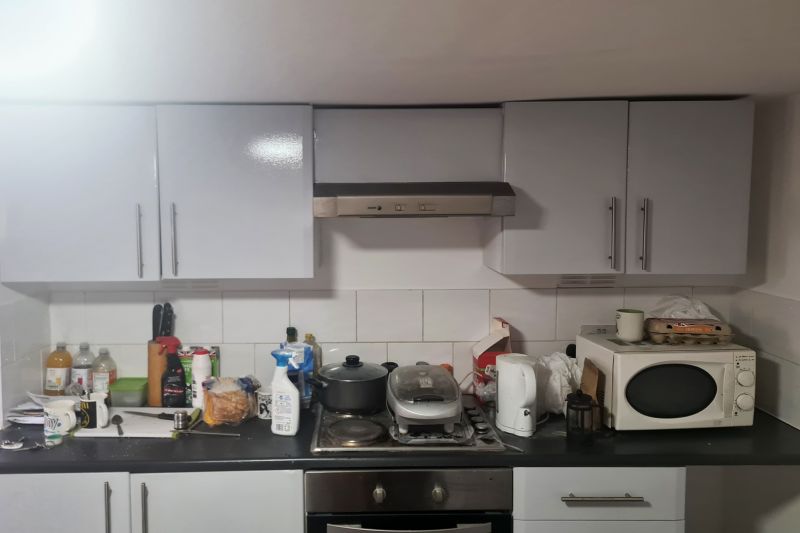 2 bed Terraced House For Auction