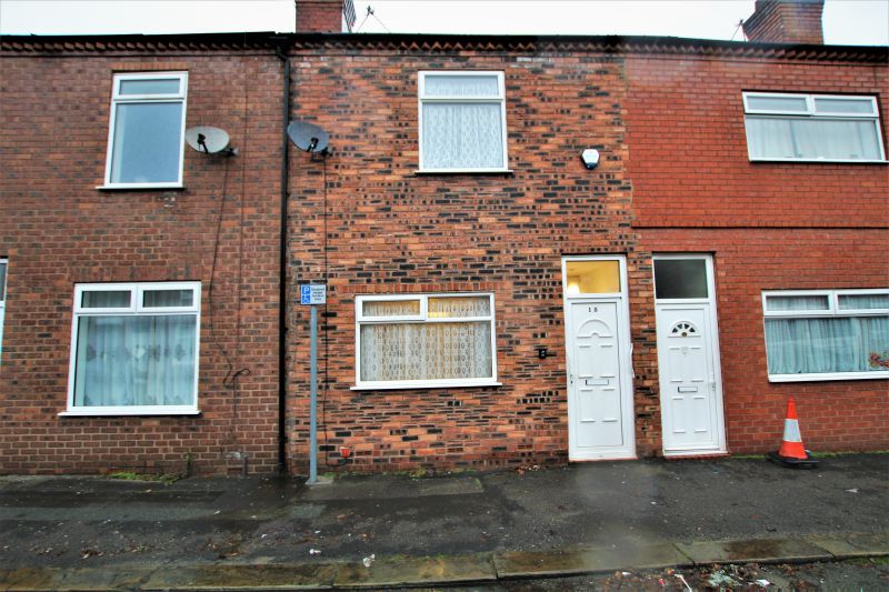 2 bed Terraced House For Auction
