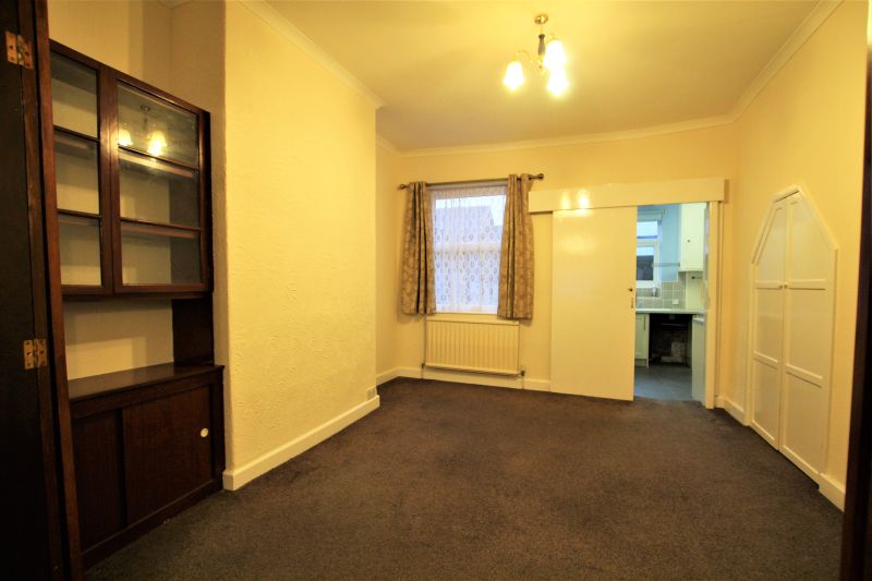 2 bed Terraced House For Auction
