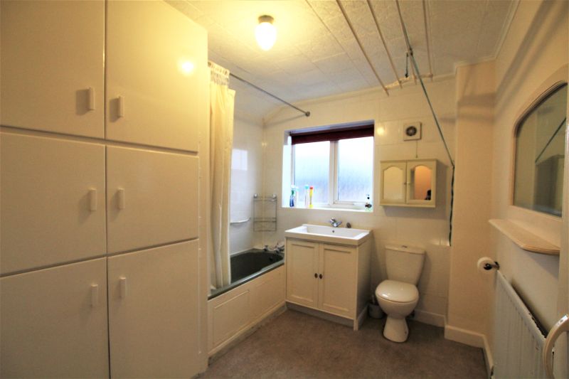2 bed Terraced House For Auction