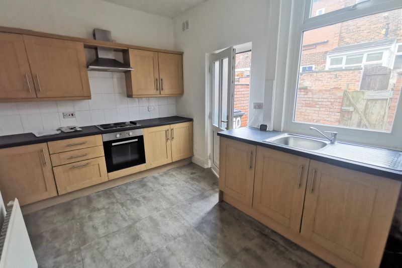 2 bed Terraced House For Auction