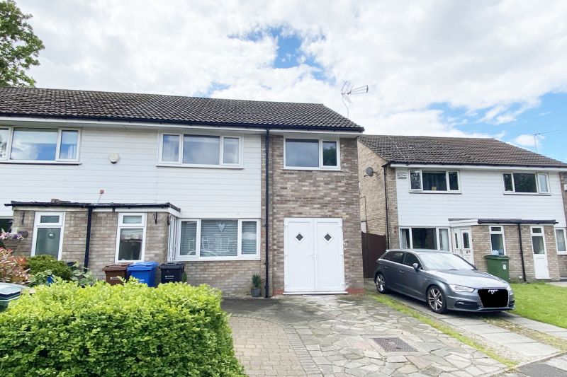 2 bed Semi-Detached House For Auction