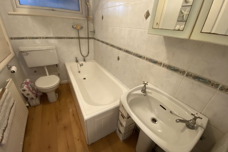 2 bed Semi-Detached House For Auction