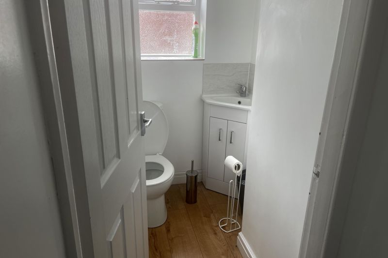 2 bed Terraced House For Auction